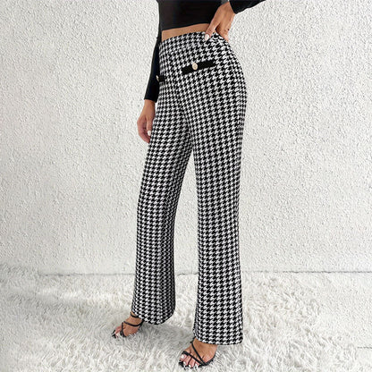 Pantalon droit avec poches et fausse bordure